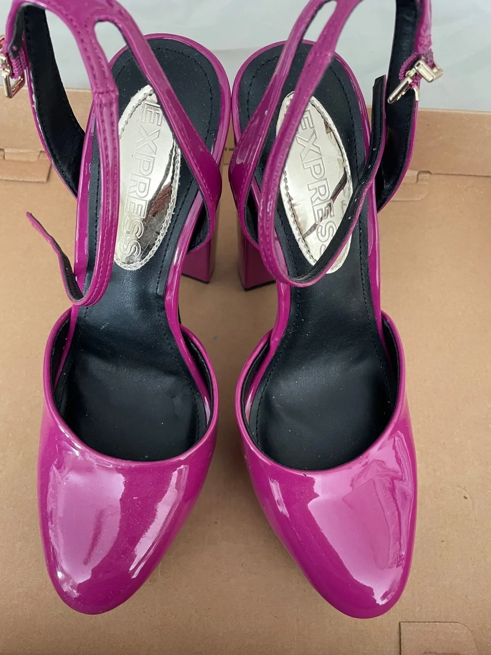 Express Rounded Toe Platform Pumps